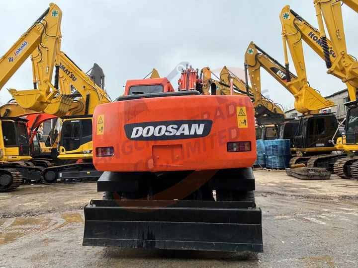 2021 Doosan DH150 crawler excavator, rear view 2021 Doosan DH150 crawler excavator, rear view