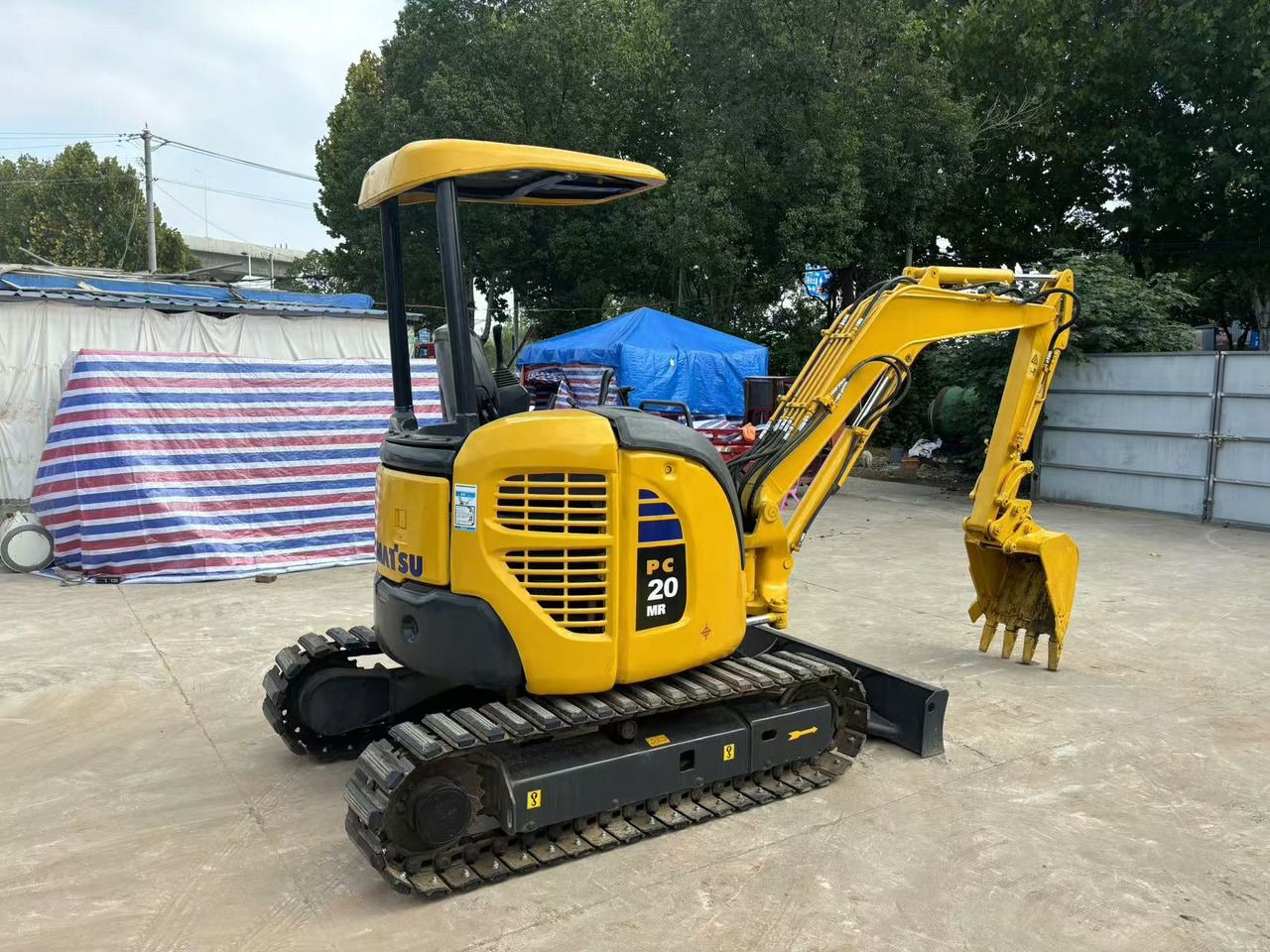 2022 Komatsu PC20 MR mini excavator, rear three-quarter view 2022 Komatsu PC20 MR mini excavator, rear three-quarter view