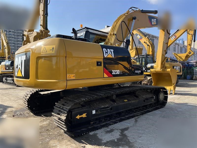 2020 Caterpillar 323D2L crawler excavator, rear three-quarter view 2020 Caterpillar 323D2L crawler excavator, rear three-quarter view