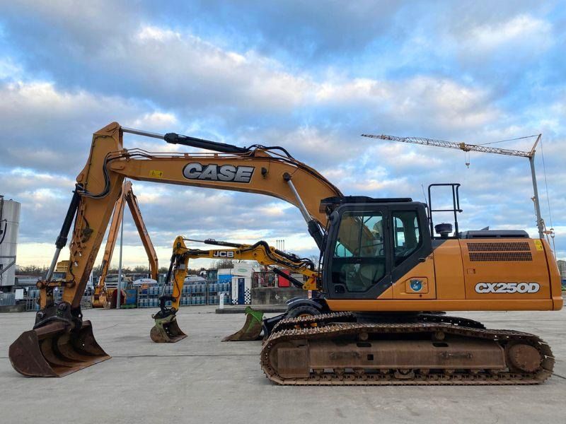 2017 CASE CX250D crawler excavator, side profile view 2017 CASE CX250D crawler excavator, side profile view