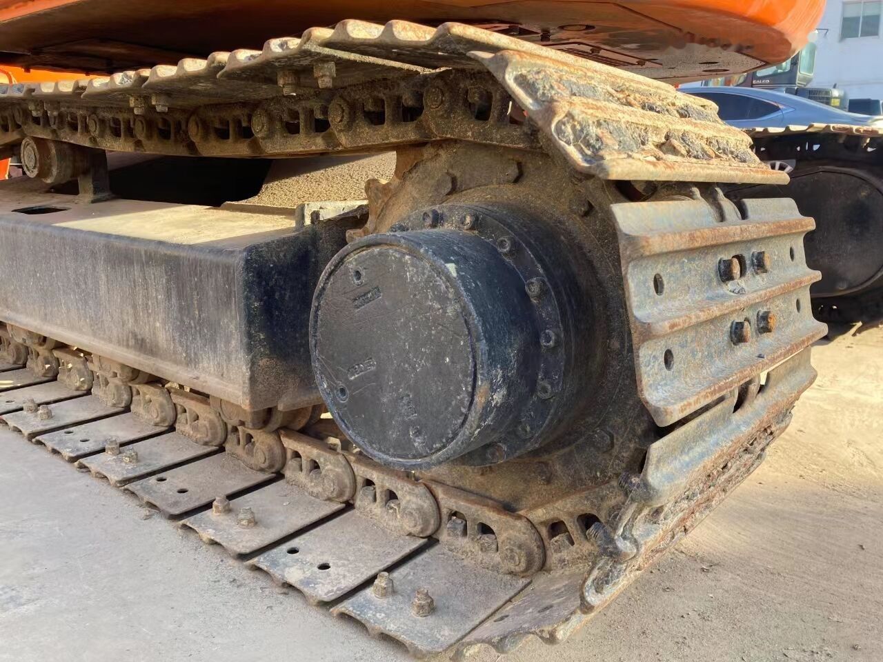 Hitachi ZX75US crawler excavator track assembly detail Hitachi ZX75US crawler excavator track assembly detail