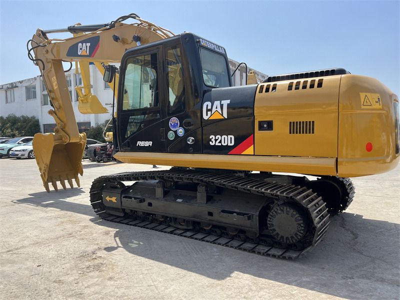 2020 Caterpillar 320D crawler excavator side view