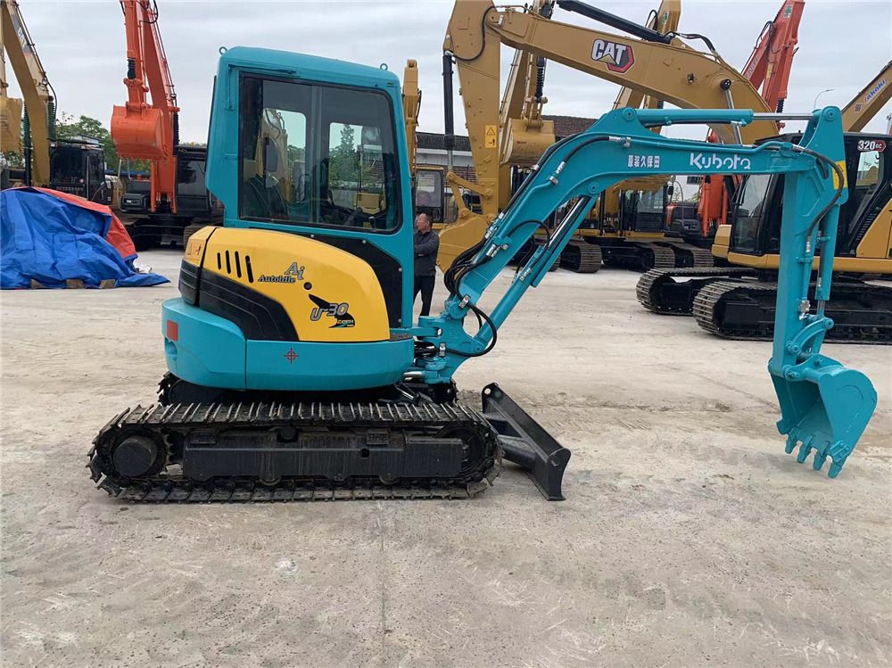 2022 Kubota U-30 mini excavator side view 2022 Kubota U-30 mini excavator side view
