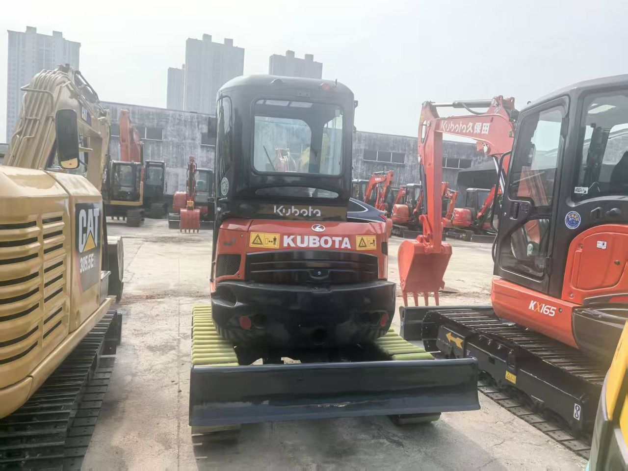 2023 Kubota U27 mini excavator rear view 2023 Kubota U27 mini excavator rear view