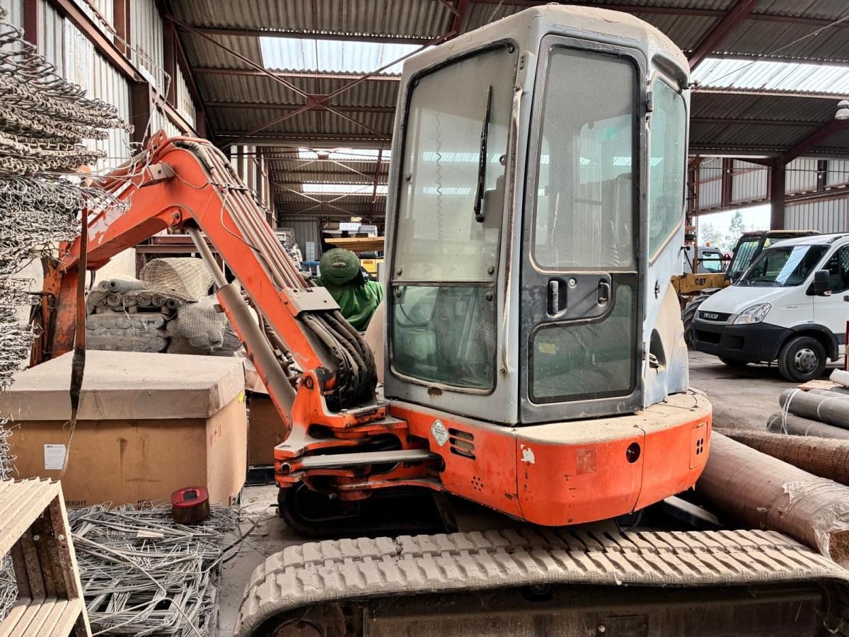 2001 Hitachi EX 50-U mini excavator side view
