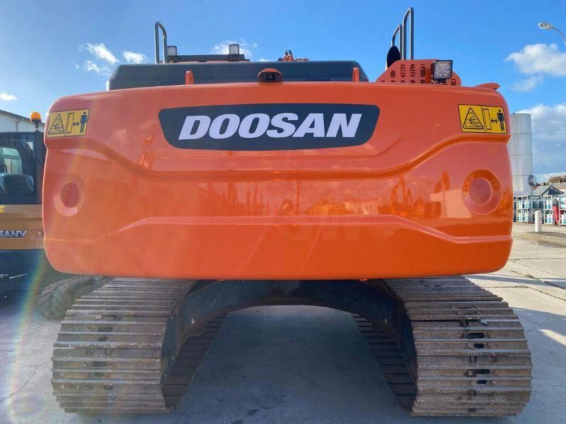 2017 Doosan DX225LC crawler excavator rear view 2017 Doosan DX225LC crawler excavator rear view