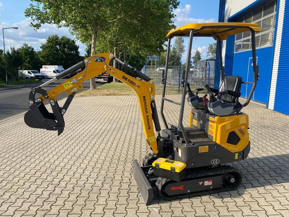 Berger Kraus BK1000JS mini excavator, side view Berger Kraus BK1000JS mini excavator, side view
