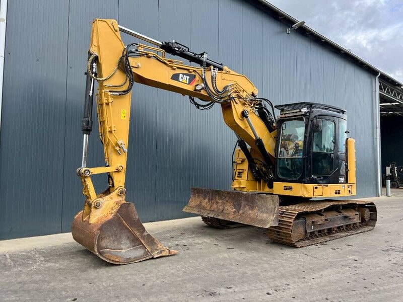 2017 Caterpillar 315FLCR crawler excavator, side view 2017 Caterpillar 315FLCR crawler excavator, side view