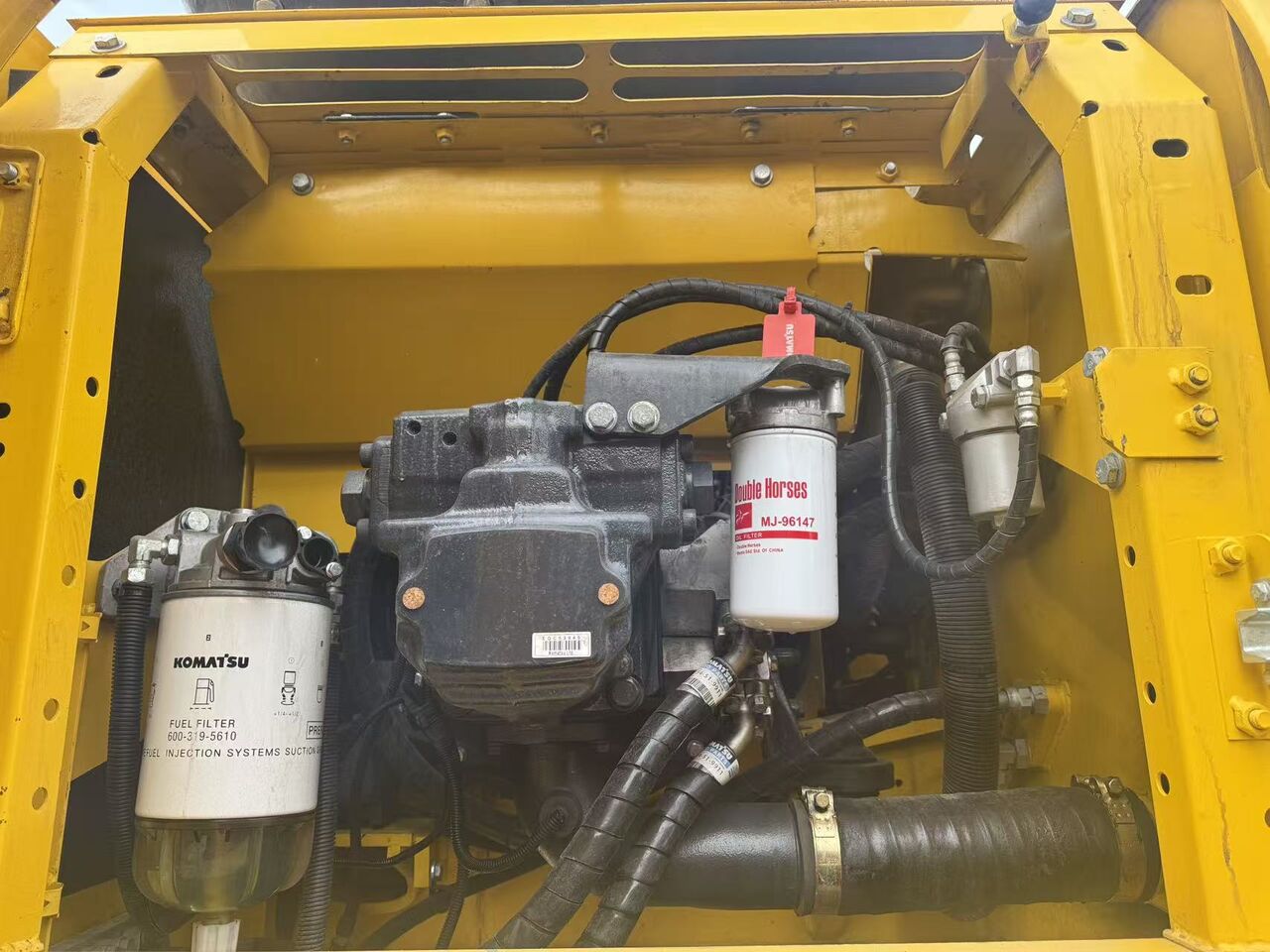 2024 Komatsu PC220-8 Raupenbagger Motorraum-Ansicht 2024 Komatsu PC220-8 Raupenbagger Motorraum-Ansicht