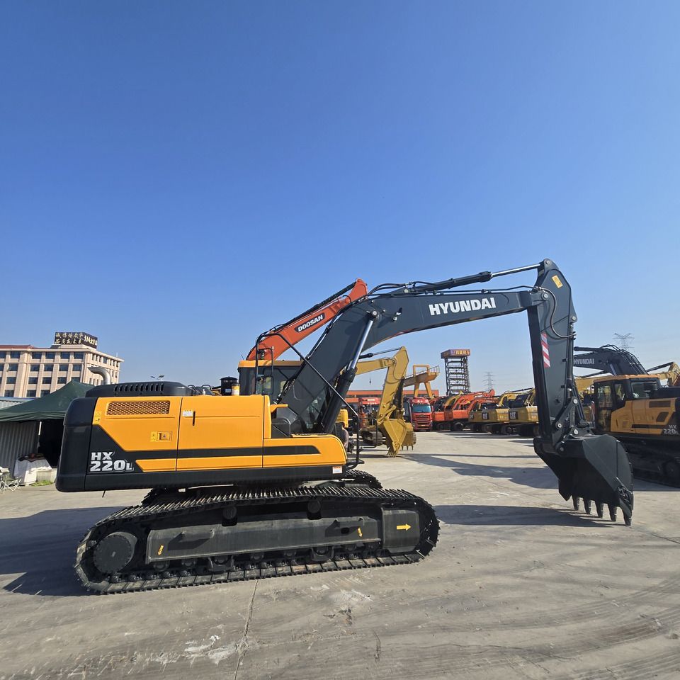 2026 Hyundai HX220L crawler excavator, side view