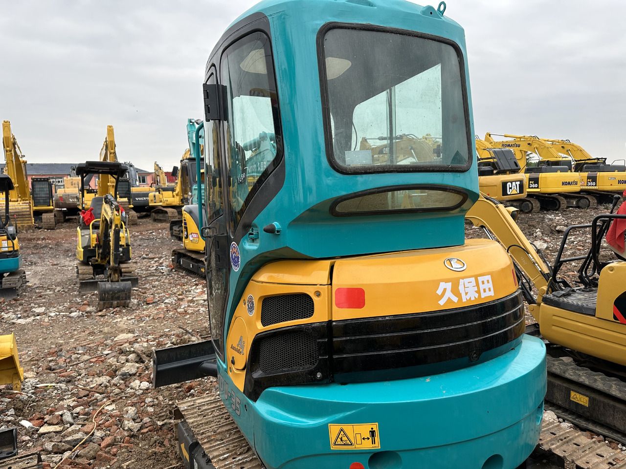 2021 Kubota U35 mini excavator, rear three-quarter view 2021 Kubota U35 mini excavator, rear three-quarter view