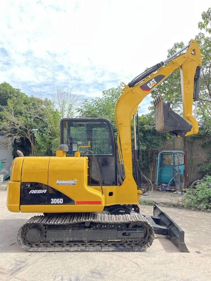 2018 Caterpillar 306D mini excavator, side view 2018 Caterpillar 306D mini excavator, side view