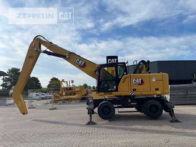 2021 Caterpillar MH3022-06C material handler, side view