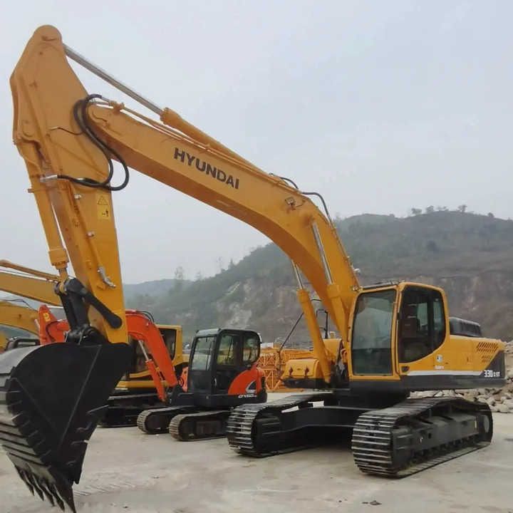 2018 Hyundai 330C-9T crawler excavator, side view 2018 Hyundai 330C-9T crawler excavator, side view