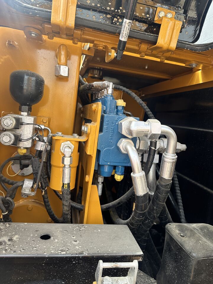 2024 Sany SY60-9 mini excavator hydraulic compartment view