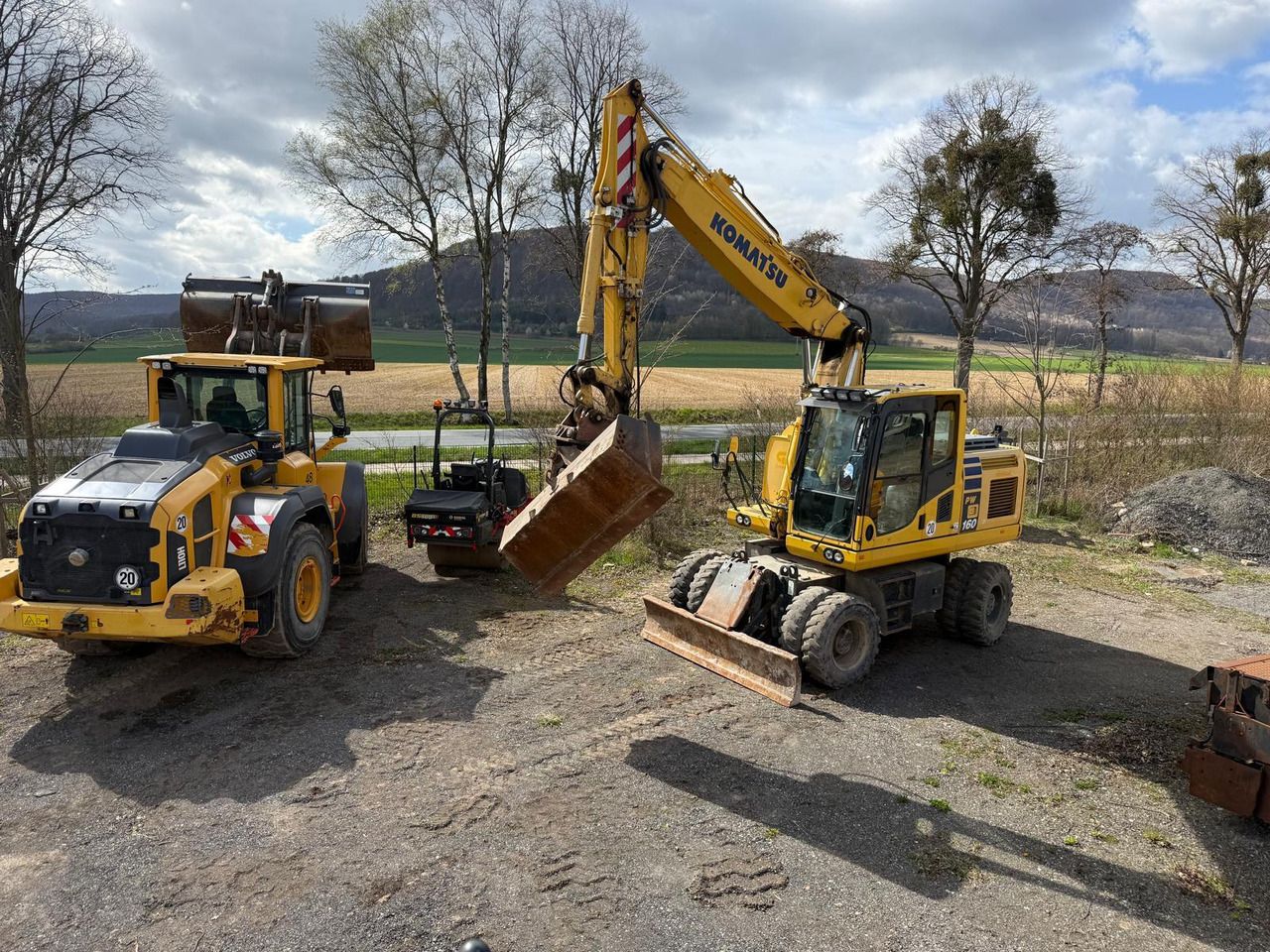 2017 Komatsu PW160-10 wheel excavator, front three-quarter view 2017 Komatsu PW160-10 wheel excavator, front three-quarter view