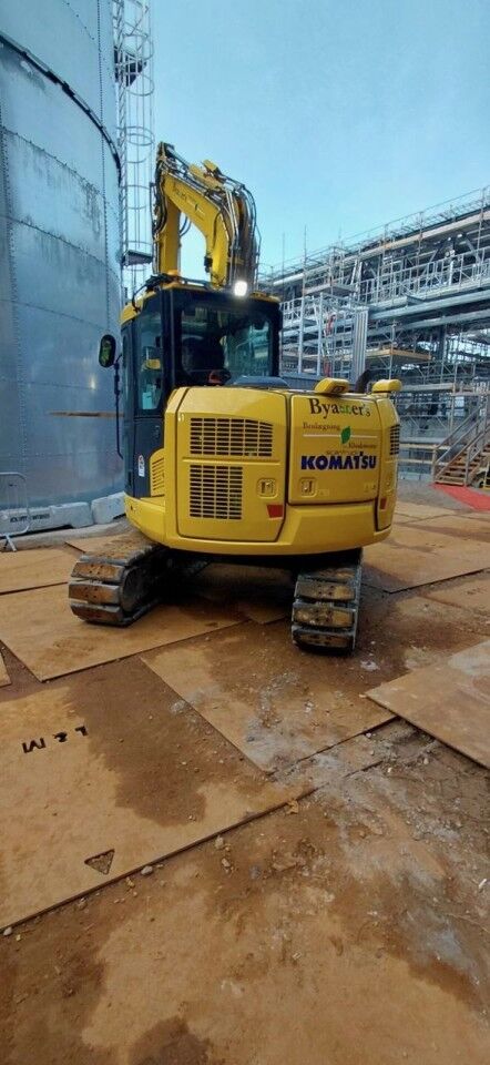 2022 Komatsu PC88MR-11EO mini excavator, rear three-quarter view 2022 Komatsu PC88MR-11EO mini excavator, rear three-quarter view