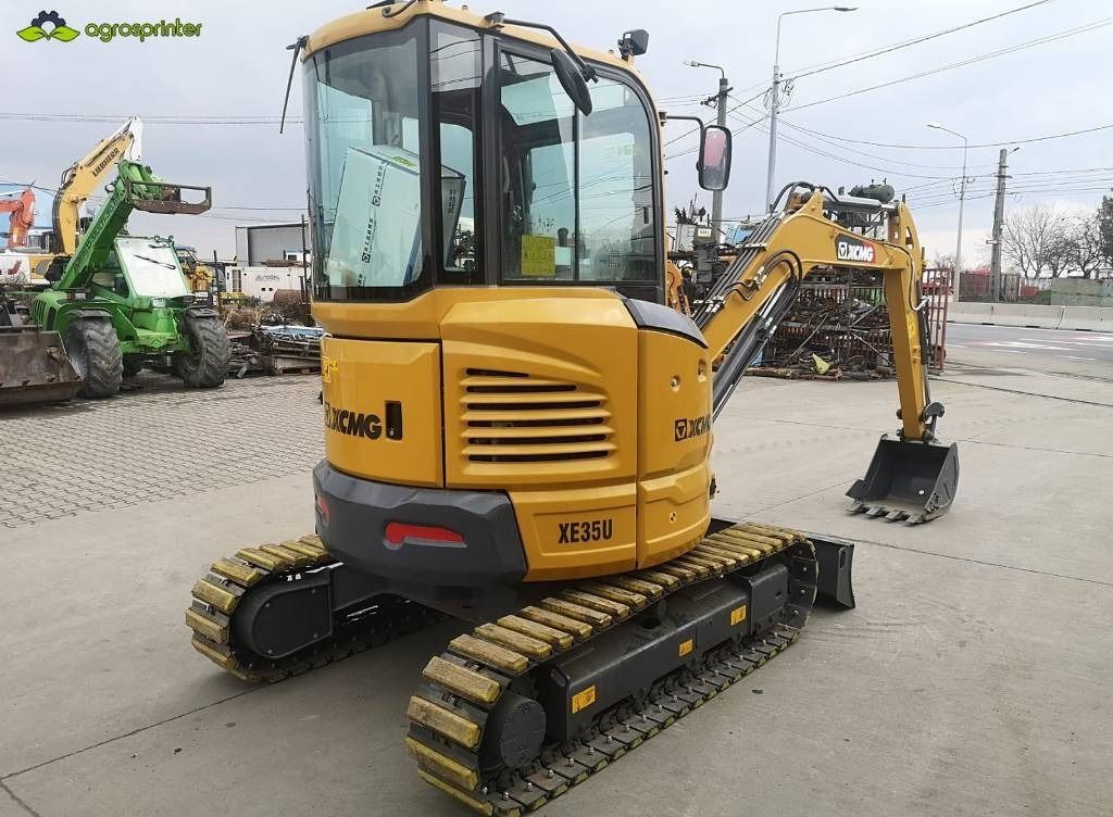 2021 XCMG XE35U mini excavator, front three-quarter view