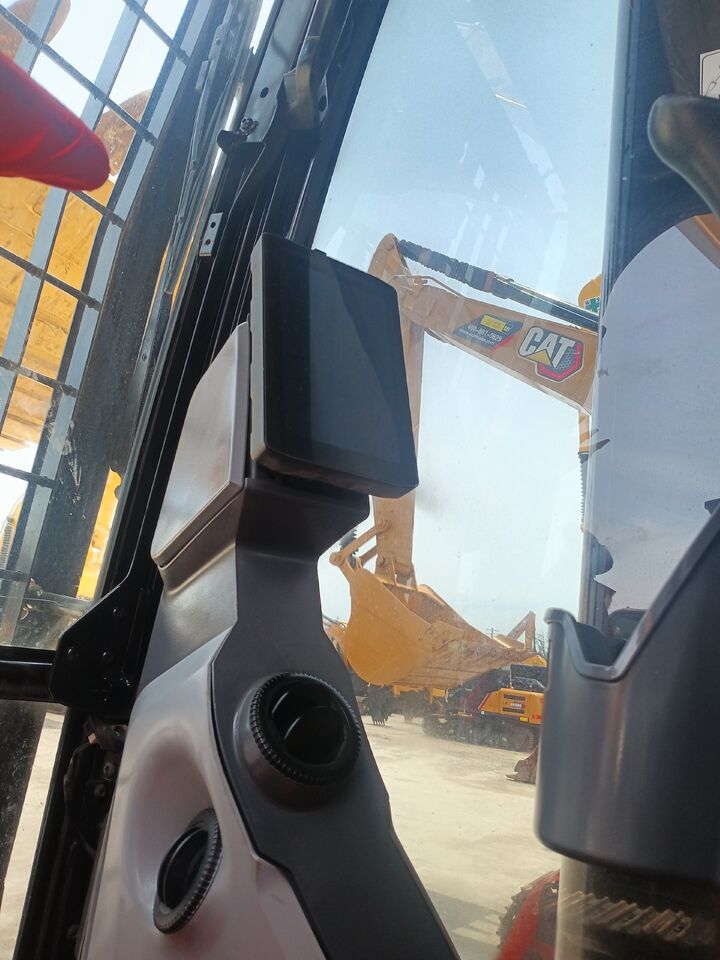 2024 Caterpillar 330GC crawler excavator interior view 2024 Caterpillar 330GC crawler excavator interior view