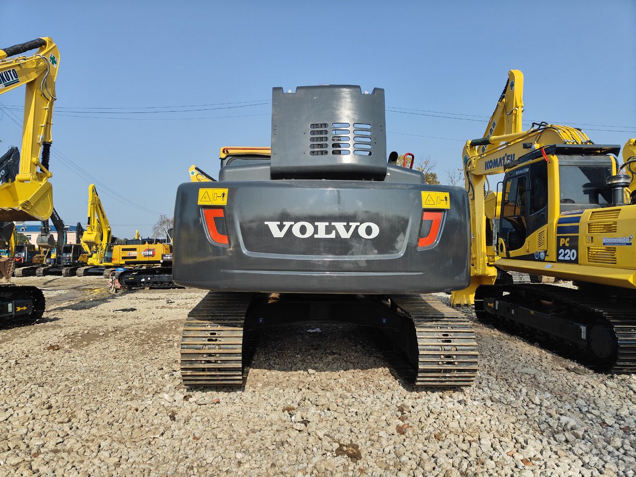 2024 Volvo EC240 crawler excavator rear view 2024 Volvo EC240 crawler excavator rear view