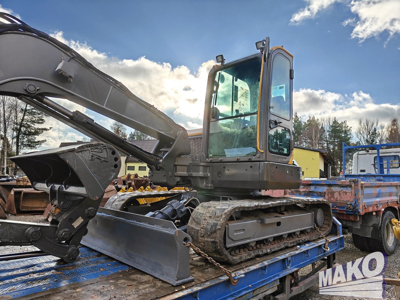 2019 Volvo ECR88D crawler excavator side view 2019 Volvo ECR88D crawler excavator side view