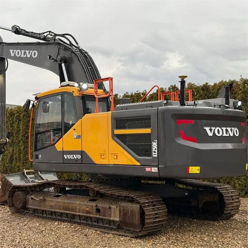 Volvo EC250E crawler excavator, rear three-quarter view Volvo EC250E crawler excavator, rear three-quarter view
