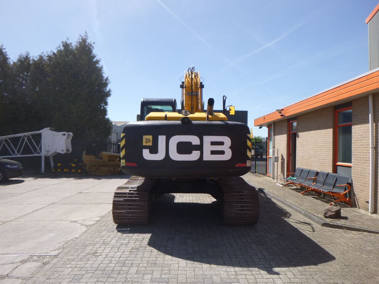 2015 JCB JS210LC crawler excavator rear view 2015 JCB JS210LC crawler excavator rear view
