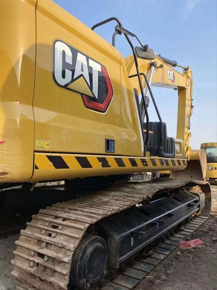 2024 Caterpillar 320GX crawler excavator side profile 2024 Caterpillar 320GX crawler excavator side profile
