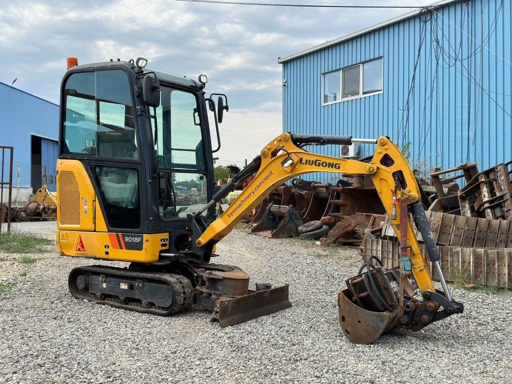2021 LiuGong 9018F mini excavator, side view 2021 LiuGong 9018F mini excavator, side view