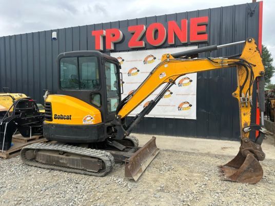 2016 Bobcat E35 mini excavator, side view 2016 Bobcat E35 mini excavator, side view