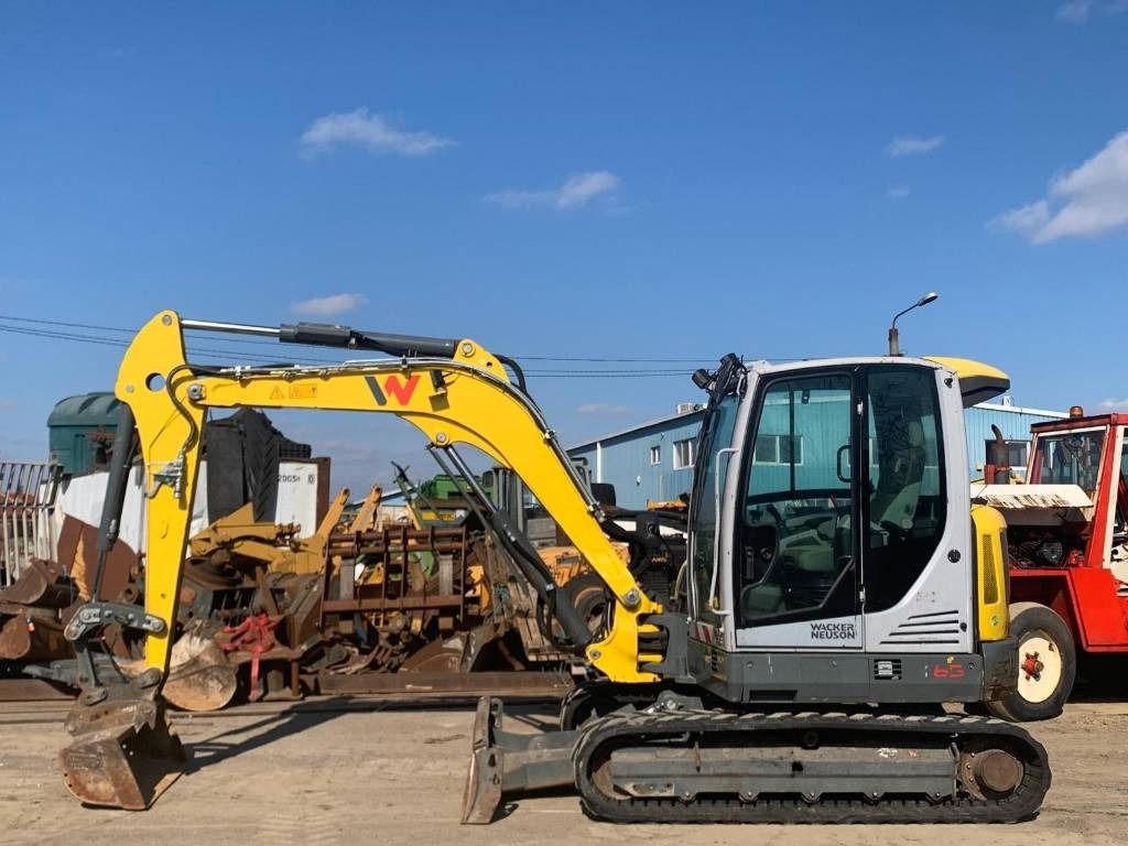 2020 Wacker Neuson ET65 mini excavator side view 2020 Wacker Neuson ET65 mini excavator side view