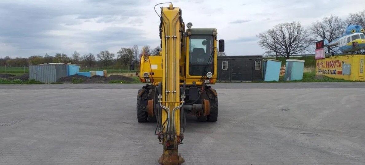 2005 Atlas 1604 ZW wheel excavator, front view