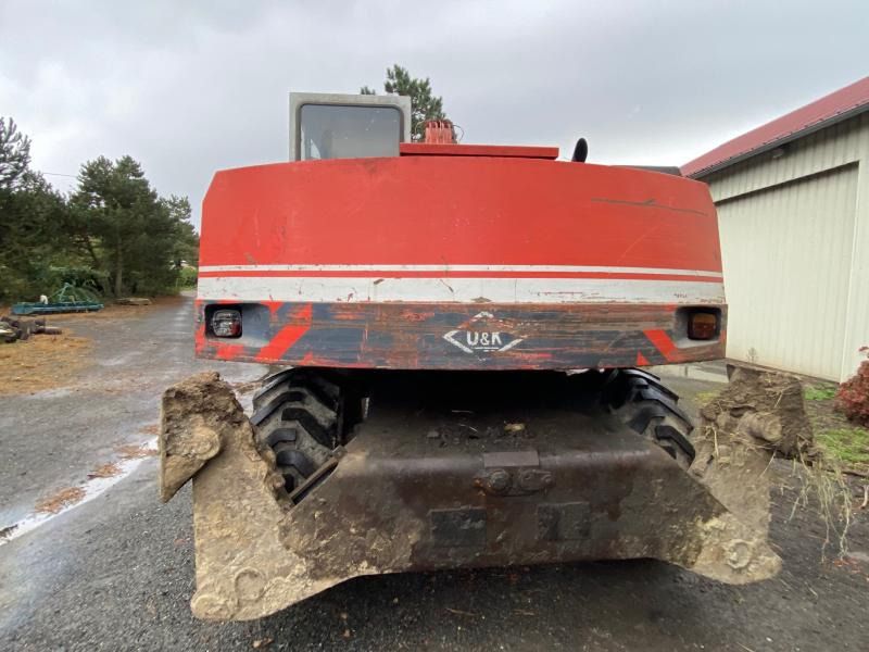1995 O&K MH 4PLUS wheel excavator rear view 1995 O&K MH 4PLUS wheel excavator rear view