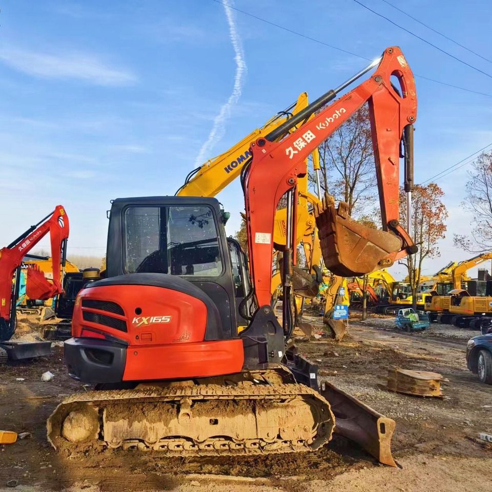 2020 Kubota KX165 mini excavator, side view 2020 Kubota KX165 mini excavator, side view