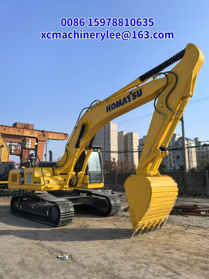2024 Komatsu PC300 LC crawler excavator, side profile view 2024 Komatsu PC300 LC crawler excavator, side profile view