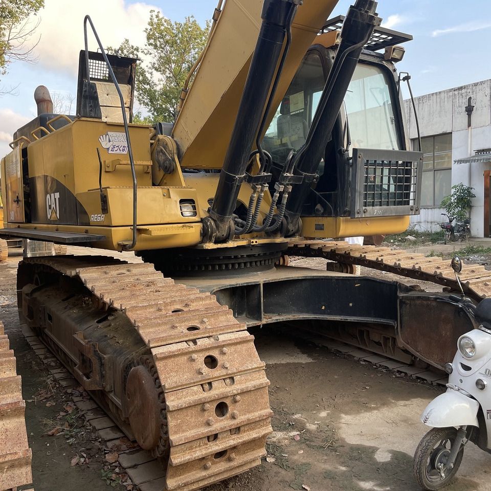 2019 Caterpillar 349DL crawler excavator, side view 2019 Caterpillar 349DL crawler excavator, side view