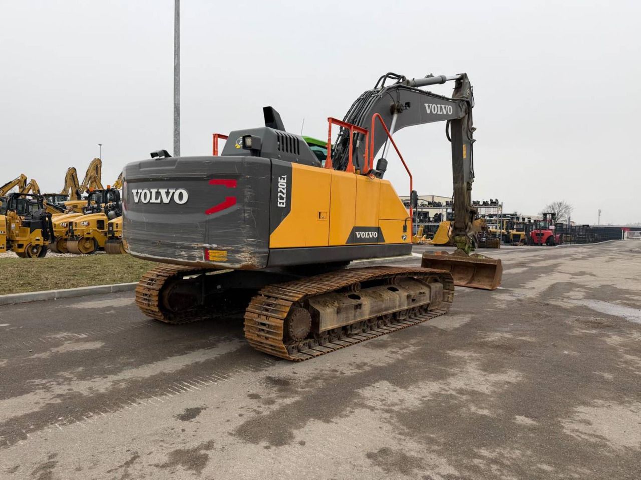 2020 Volvo EC220EL crawler excavator, rear three-quarter view