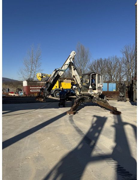 Kaiser X4M TURBOSTAR walking excavator, side view Kaiser X4M TURBOSTAR walking excavator, side view