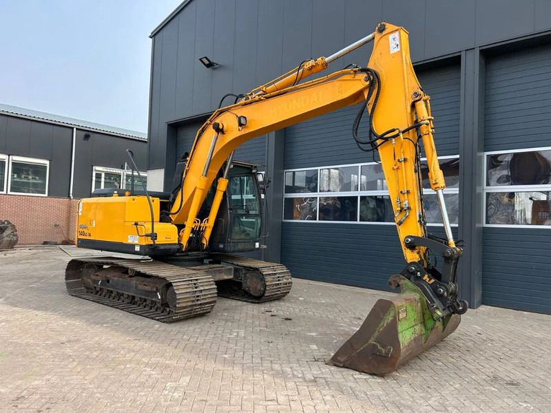 2007 Hyundai ROBEX 140LC-7A crawler excavator, side view