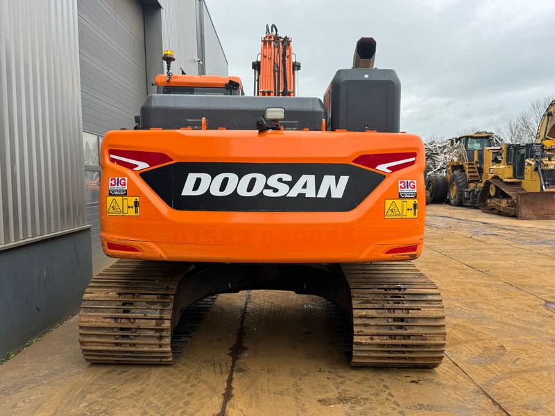 2022 Doosan DX225LC-7 crawler excavator, rear view 2022 Doosan DX225LC-7 crawler excavator, rear view