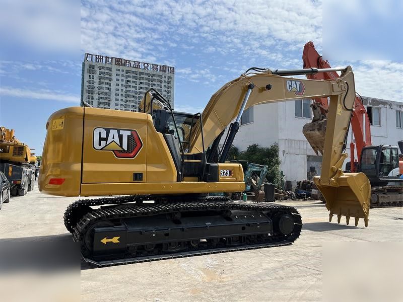 2023 Caterpillar 323 crawler excavator, side view 2023 Caterpillar 323 crawler excavator, side view