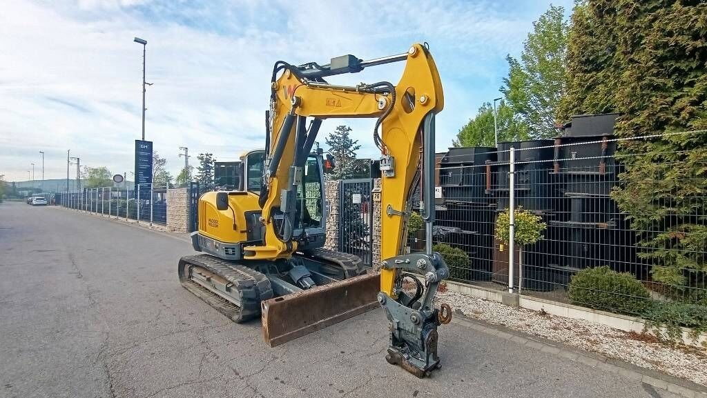 2021 Wacker Neuson ET90 mini excavator, front three-quarter view 2021 Wacker Neuson ET90 mini excavator, front three-quarter view