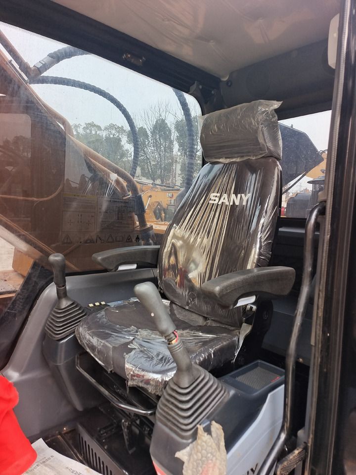 2024 Sany 365H Crawler Excavator interior view 2024 Sany 365H Crawler Excavator interior view