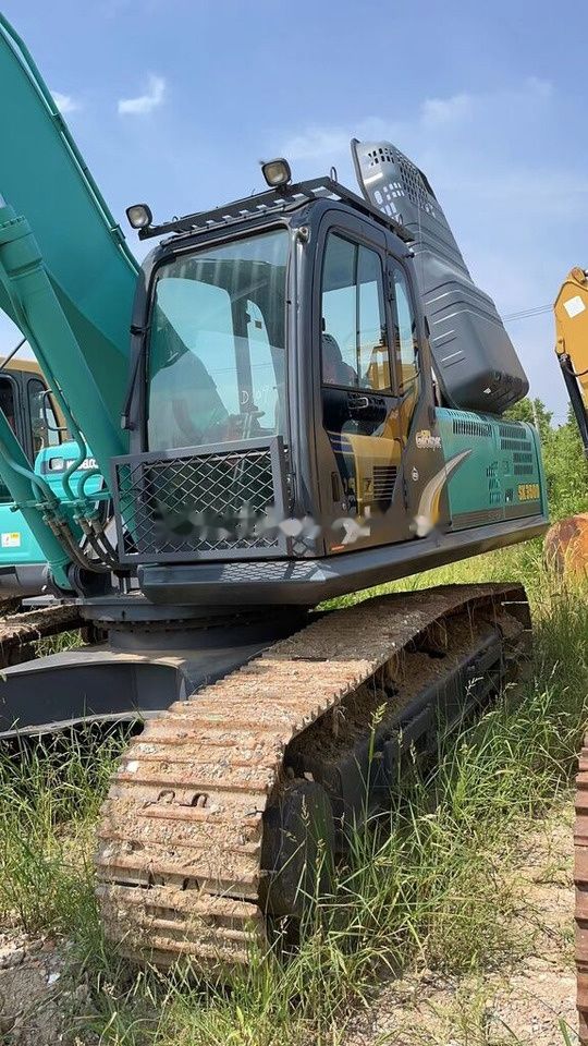 2017 Kobelco SK350 crawler excavator, side view 2017 Kobelco SK350 crawler excavator, side view