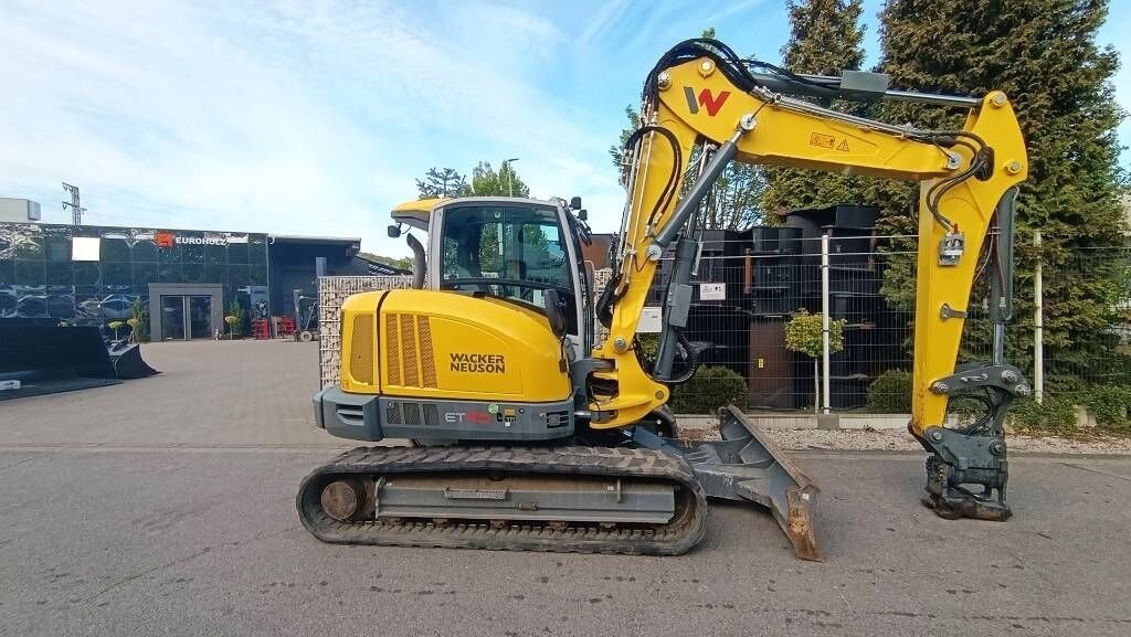 2021 Wacker Neuson ET90 mini excavator side view 2021 Wacker Neuson ET90 mini excavator side view