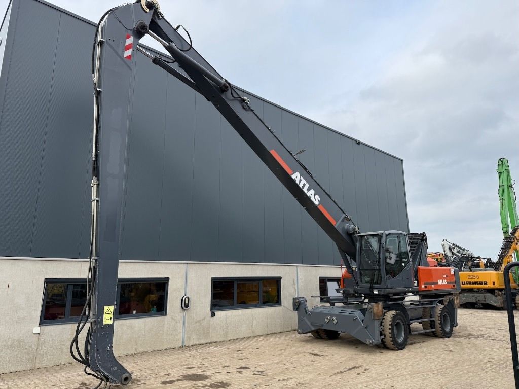 2018 Atlas 350MH material handler, side profile view 2018 Atlas 350MH material handler, side profile view