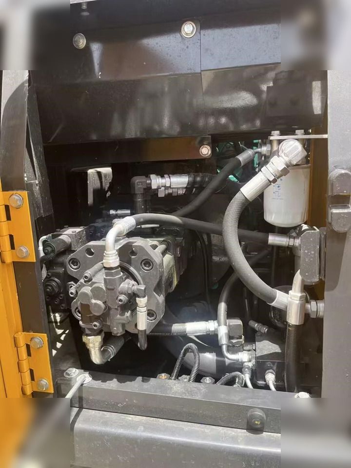 2022 Volvo EC140 crawler excavator engine compartment view 2022 Volvo EC140 crawler excavator engine compartment view