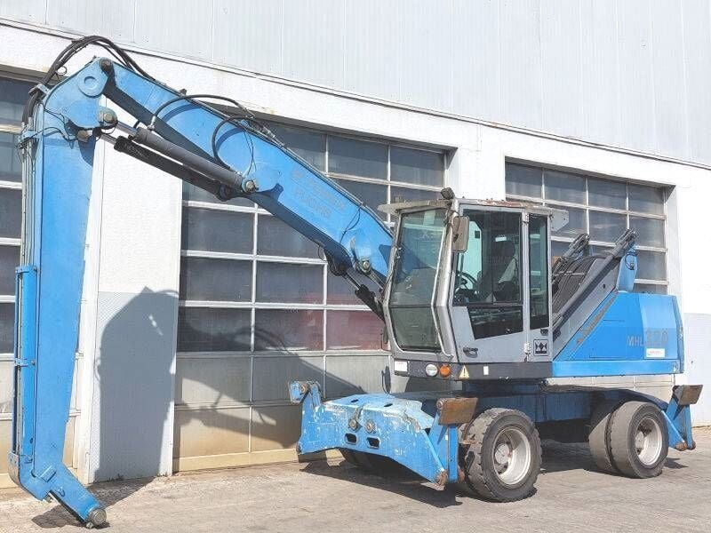 Manipulateur de matériaux Fuchs MHL320D 2011, vue latérale