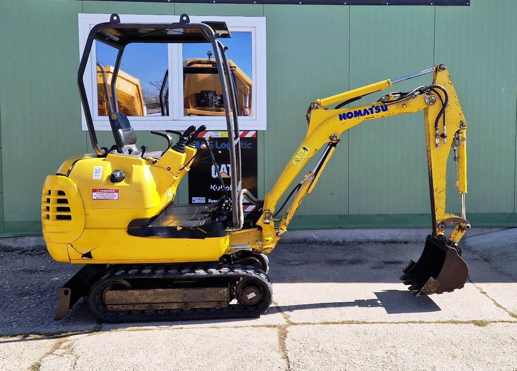 2002 Komatsu PC12R-8 mini excavator, side view 2002 Komatsu PC12R-8 mini excavator, side view