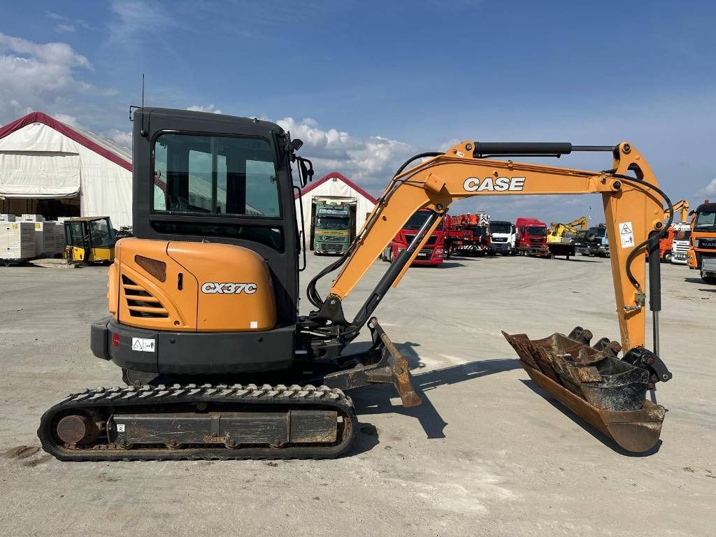2018 CASE CX37C mini excavator side view 2018 CASE CX37C mini excavator side view